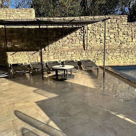 Appartement Avec Piscine Privee Dans Residence Pour 6 Personnes อูเซส ภายนอก รูปภาพ