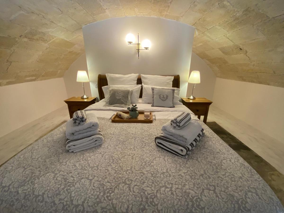 Appartement Avec Piscine Privee Dans Residence Pour 6 Personnes อูเซส ภายนอก รูปภาพ
