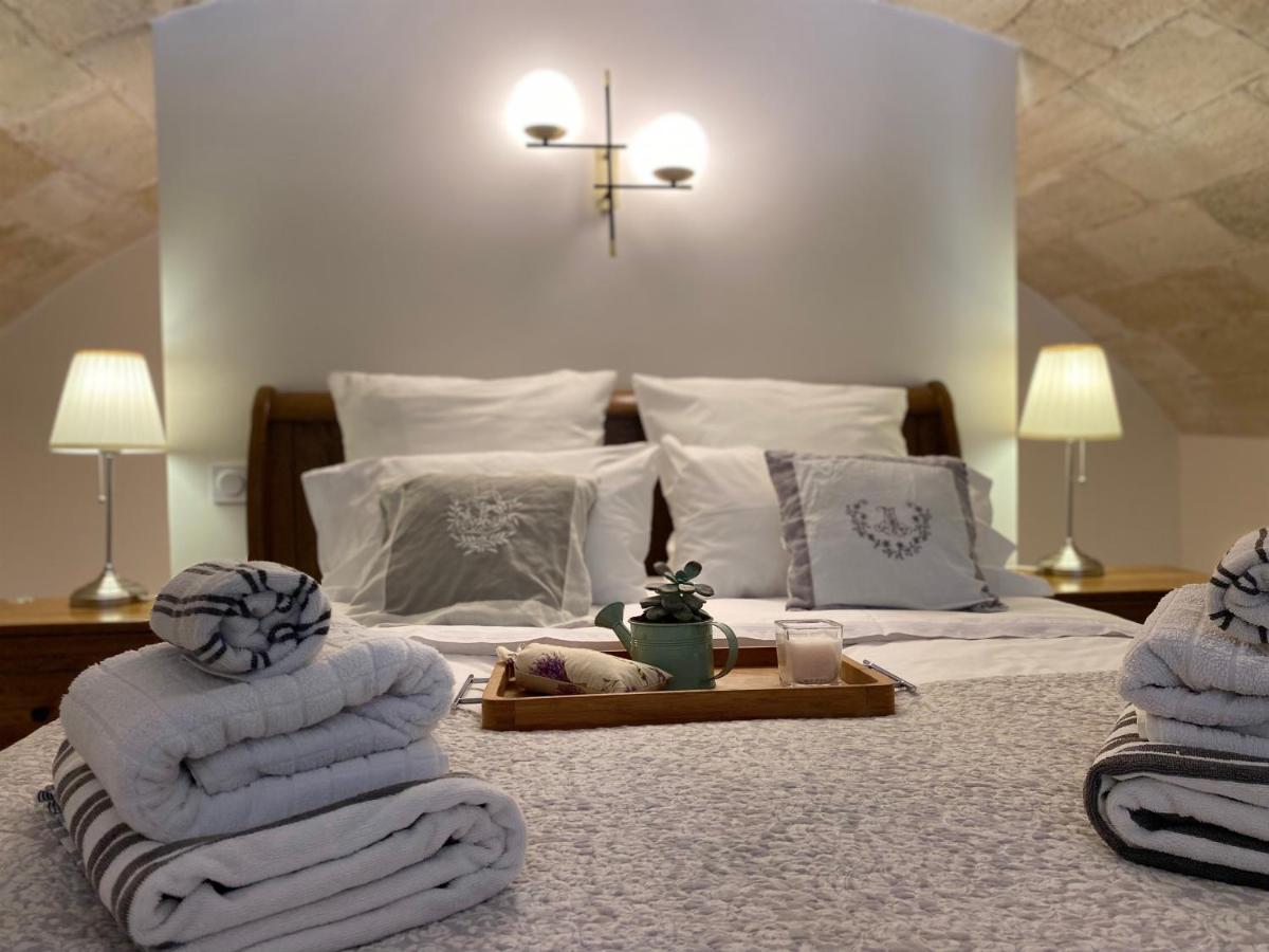 Appartement Avec Piscine Privee Dans Residence Pour 6 Personnes อูเซส ภายนอก รูปภาพ