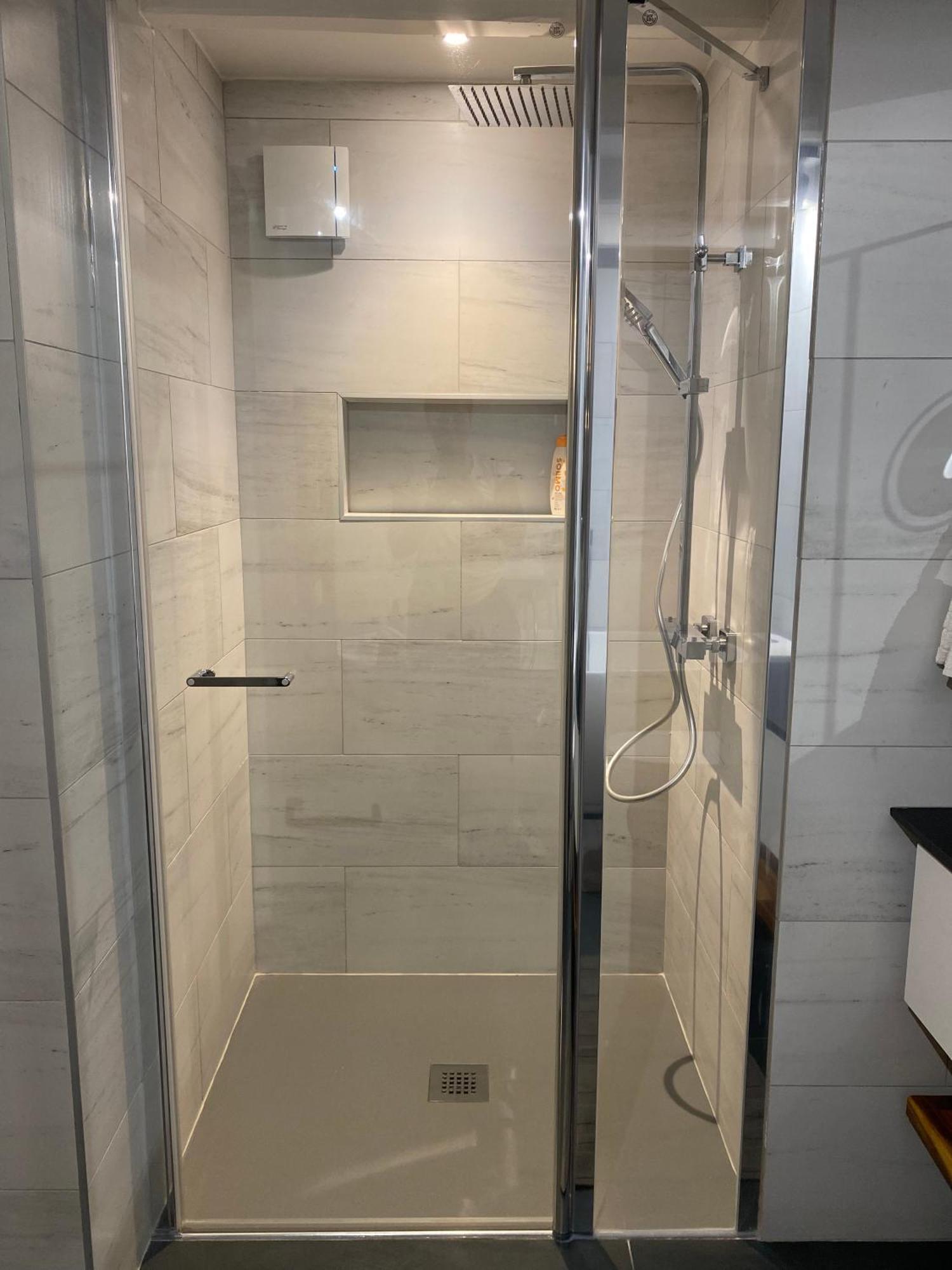 Appartement Avec Piscine Privee Dans Residence Pour 6 Personnes อูเซส ภายนอก รูปภาพ