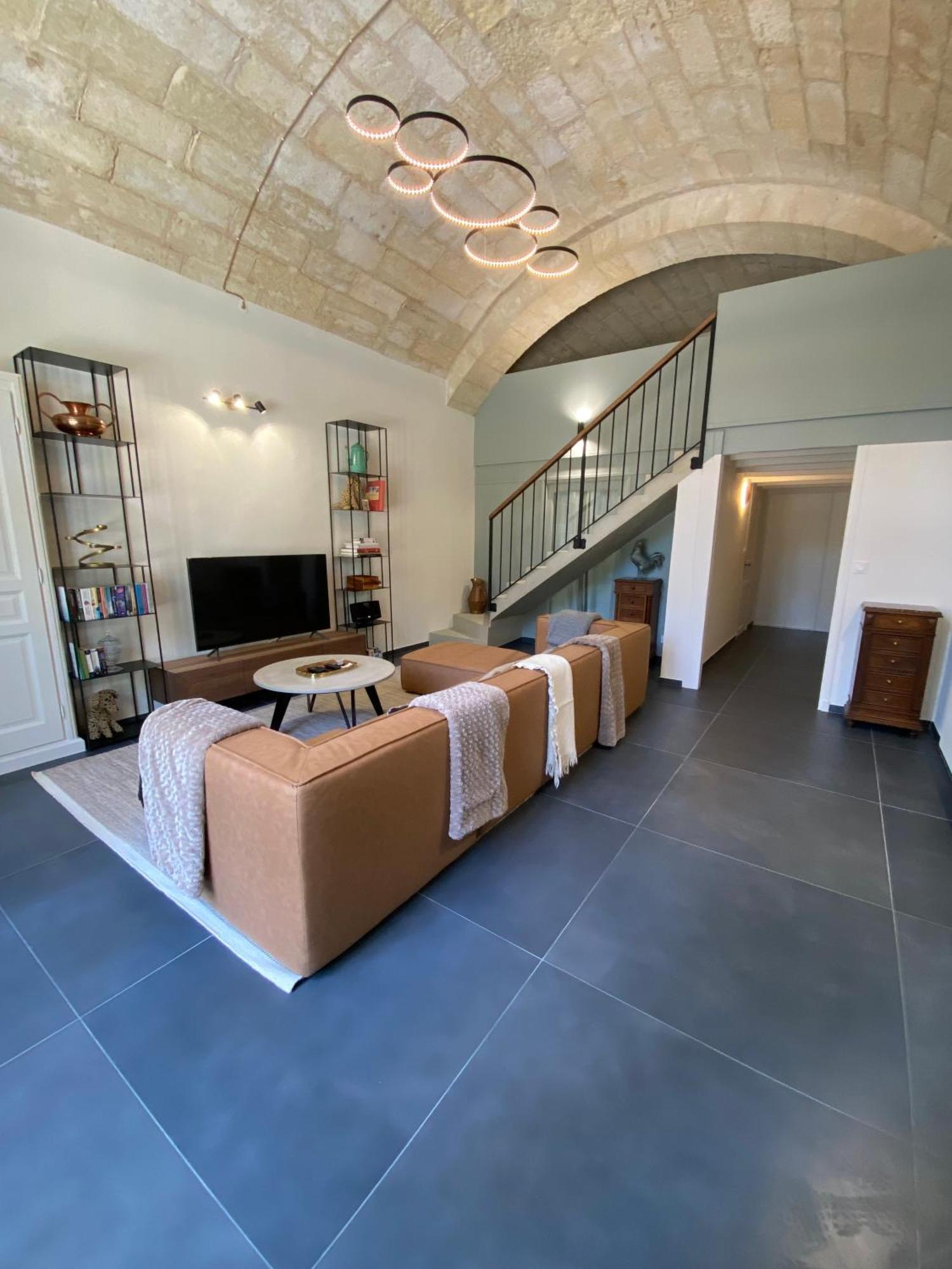 Appartement Avec Piscine Privee Dans Residence Pour 6 Personnes อูเซส ภายนอก รูปภาพ