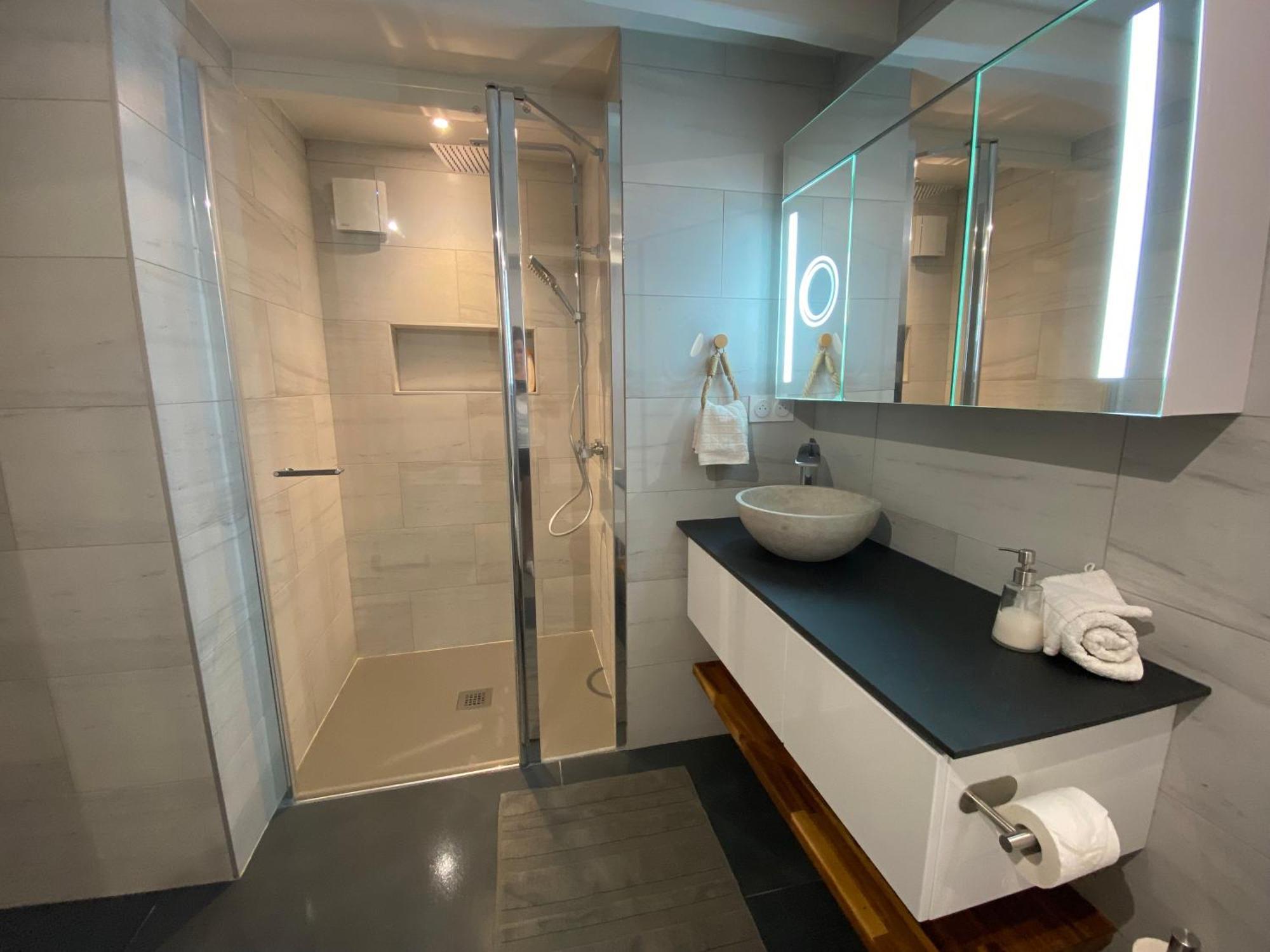 Appartement Avec Piscine Privee Dans Residence Pour 6 Personnes อูเซส ภายนอก รูปภาพ