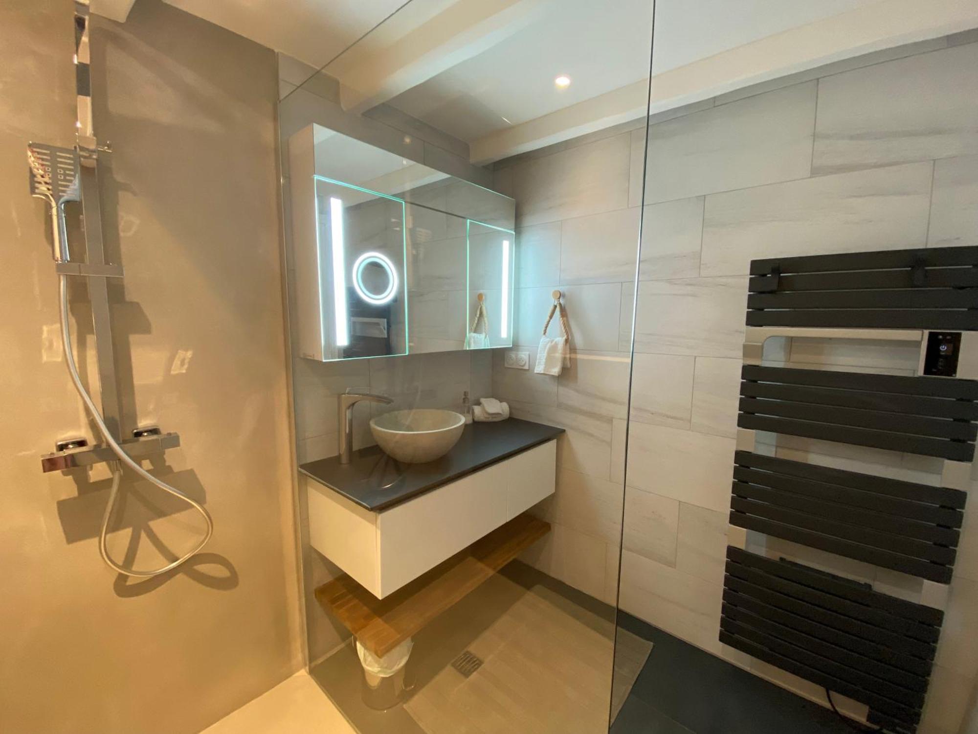 Appartement Avec Piscine Privee Dans Residence Pour 6 Personnes อูเซส ภายนอก รูปภาพ