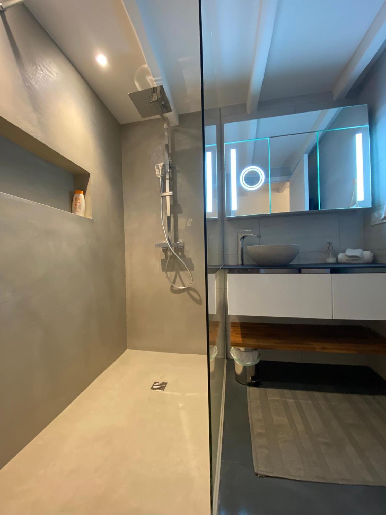 Appartement Avec Piscine Privee Dans Residence Pour 6 Personnes อูเซส ภายนอก รูปภาพ