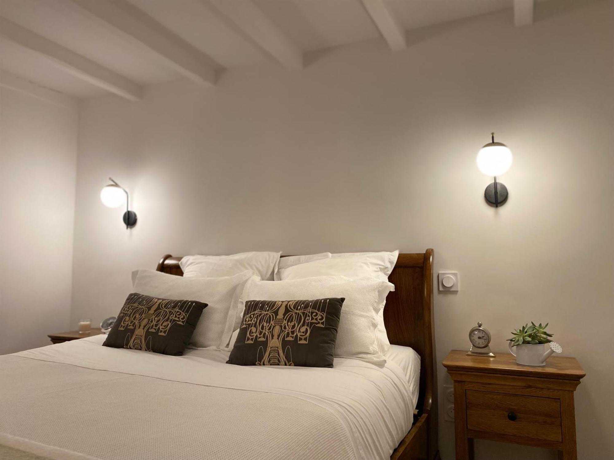 Appartement Avec Piscine Privee Dans Residence Pour 6 Personnes อูเซส ภายนอก รูปภาพ