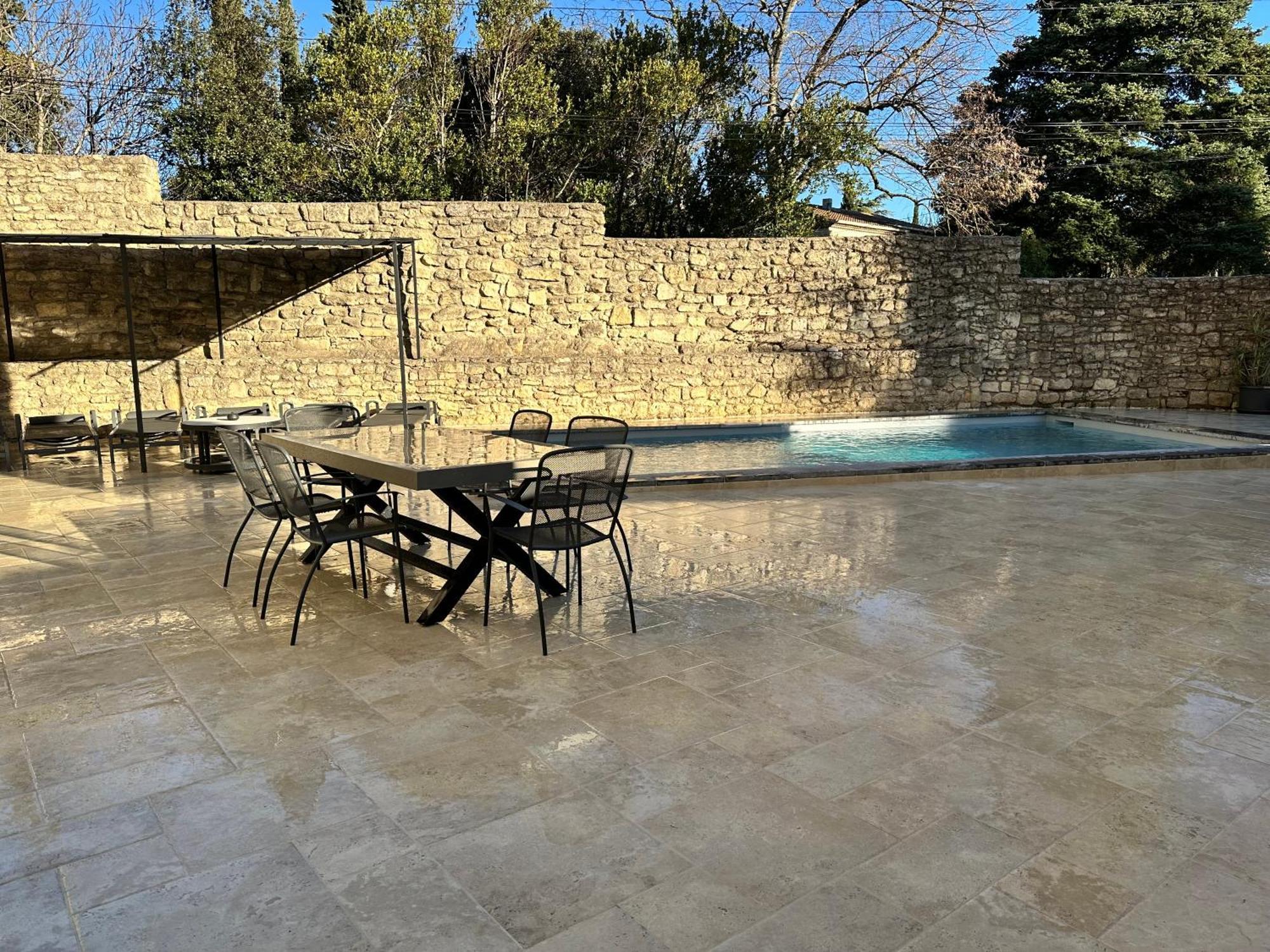 Appartement Avec Piscine Privee Dans Residence Pour 6 Personnes อูเซส ภายนอก รูปภาพ