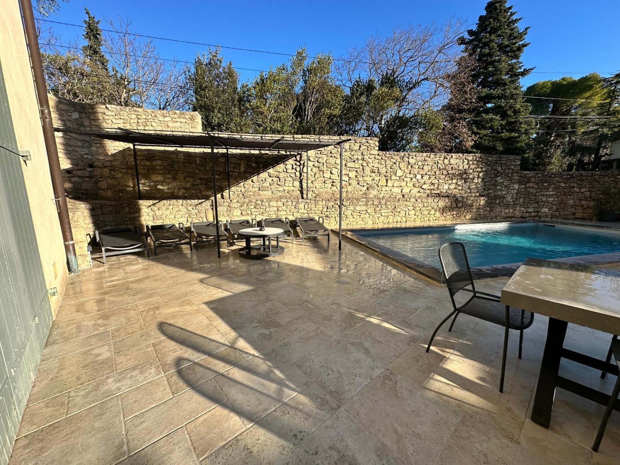Appartement Avec Piscine Privee Dans Residence Pour 6 Personnes อูเซส ภายนอก รูปภาพ