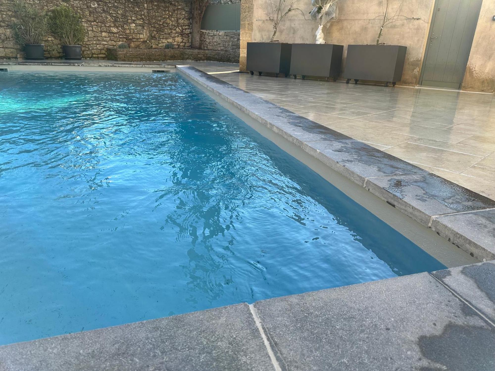 Appartement Avec Piscine Privee Dans Residence Pour 6 Personnes อูเซส ภายนอก รูปภาพ