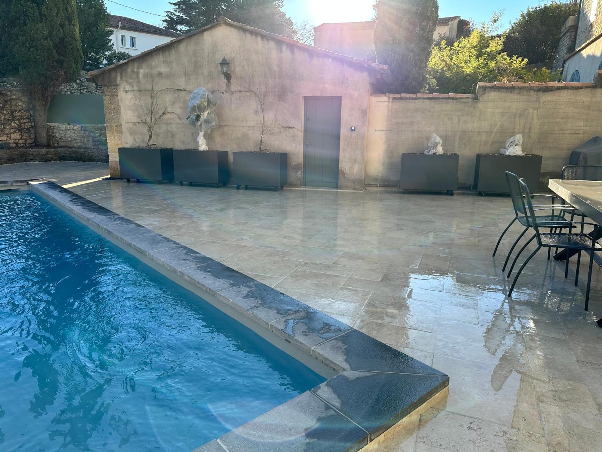 Appartement Avec Piscine Privee Dans Residence Pour 6 Personnes อูเซส ภายนอก รูปภาพ