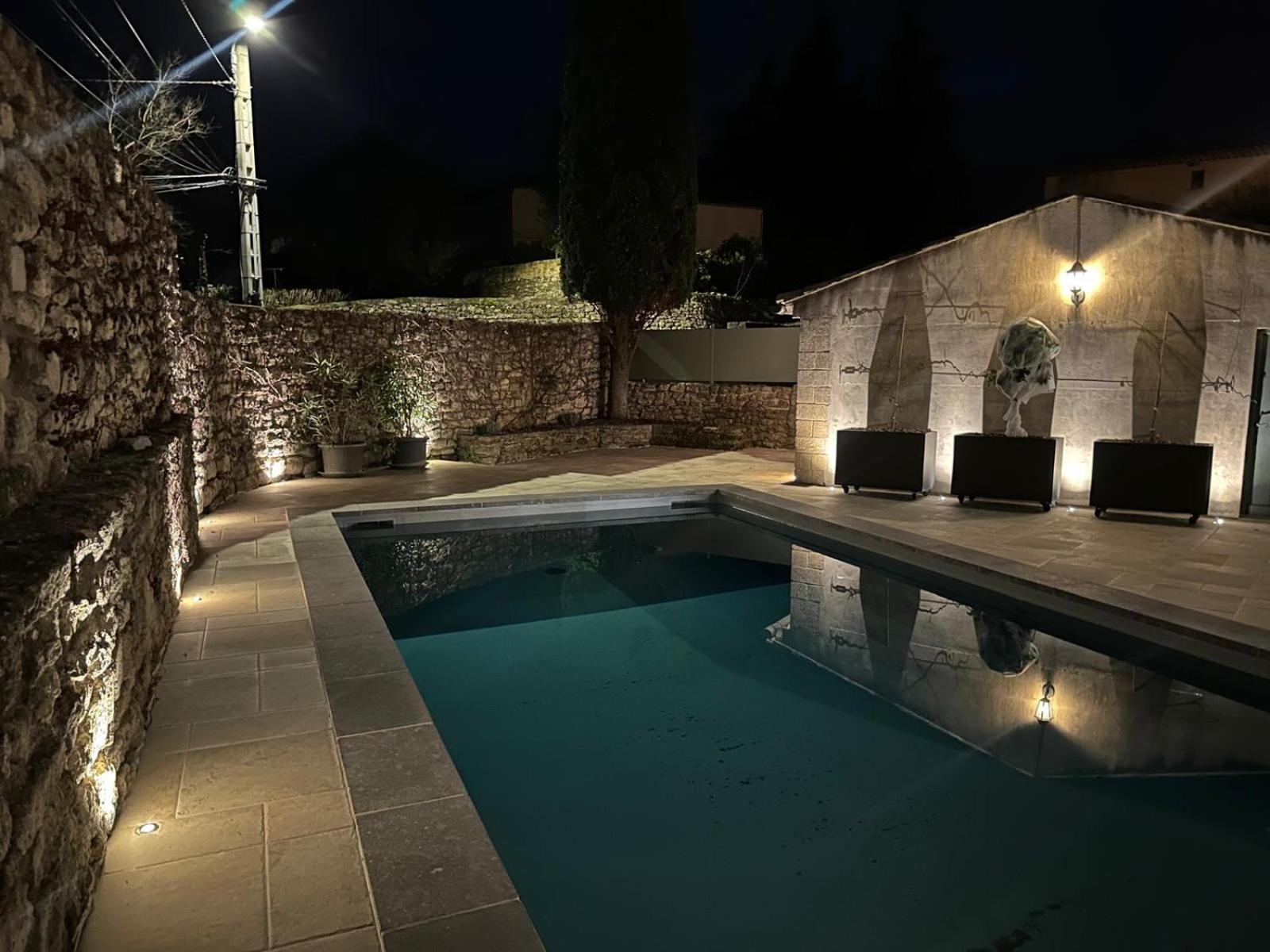 Appartement Avec Piscine Privee Dans Residence Pour 6 Personnes อูเซส ภายนอก รูปภาพ