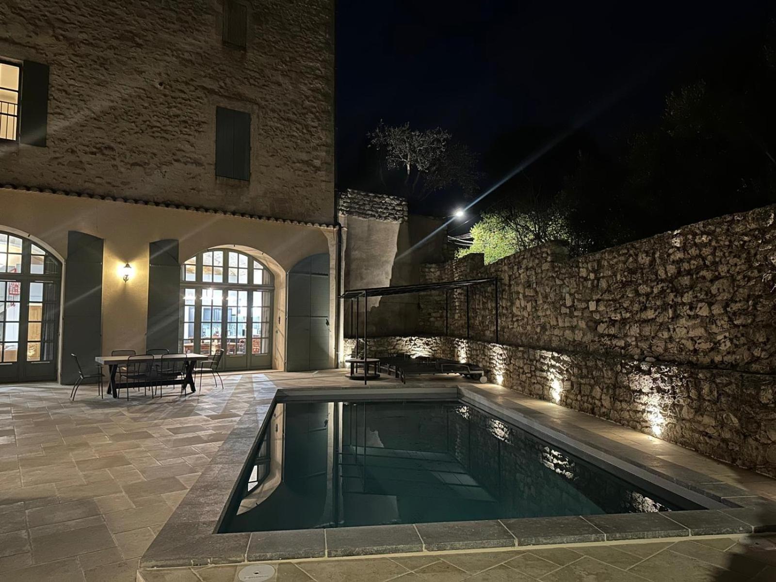Appartement Avec Piscine Privee Dans Residence Pour 6 Personnes อูเซส ภายนอก รูปภาพ